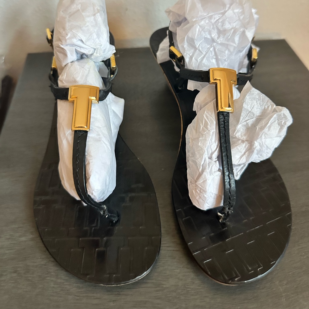 Tory Burch Black And Gold T-Strap Sandals Sz 9